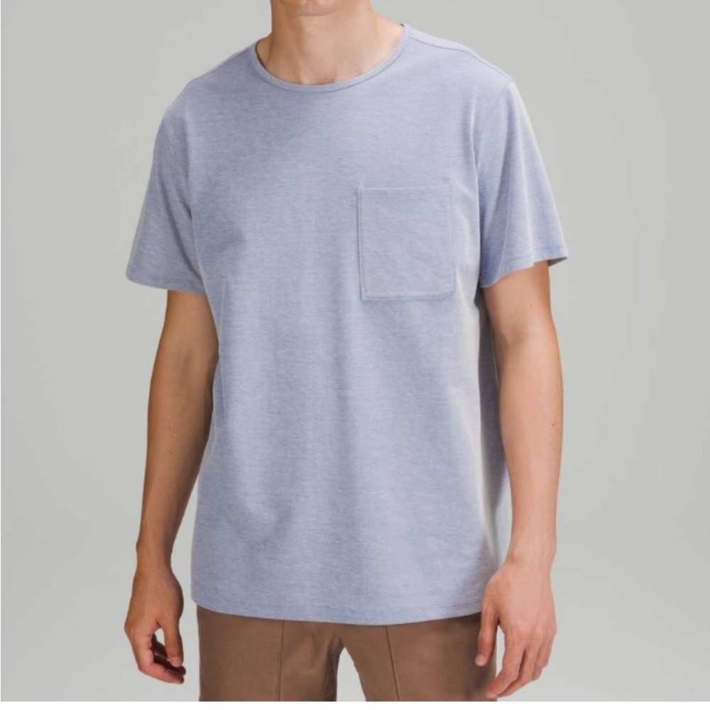 Lululemon Chest Pocket Relaxed Fit T Shirt Men's Size Large L Blue Linen